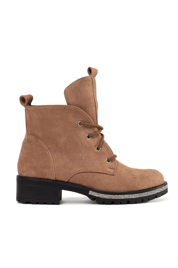 Sandfarbene Schnürschuhe