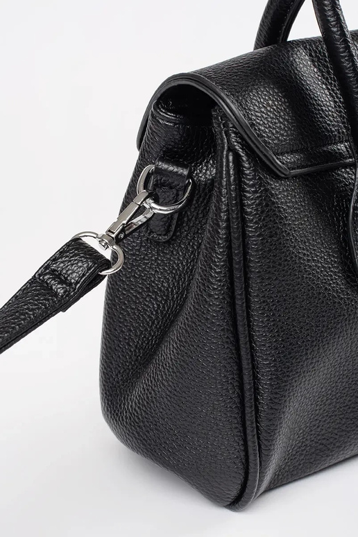 Schwarze Damenhandtasche mit Riemen