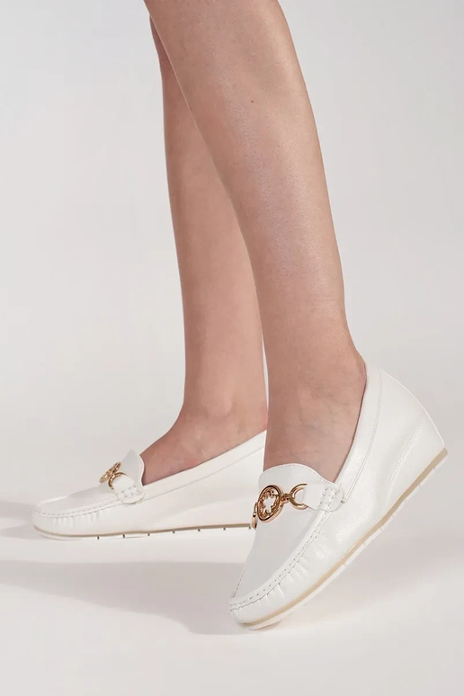 Mocassins à talon wedge blancs avec... Mocassins à talon wedge blancs avec...