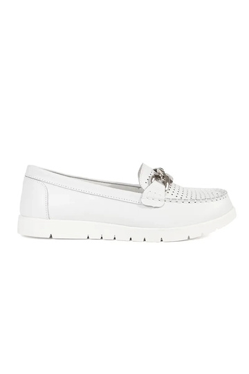 Mocassins blancs en cuir...