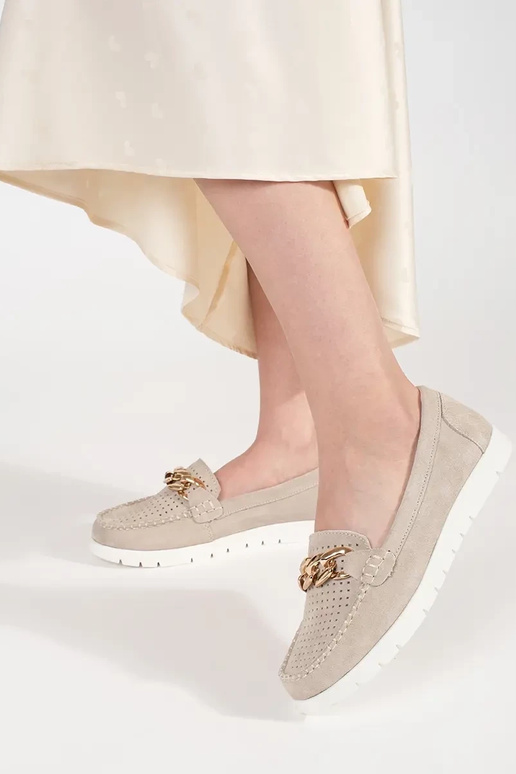 Mocassins en cuir couleur sable avec... Mocassins en cuir couleur sable avec...