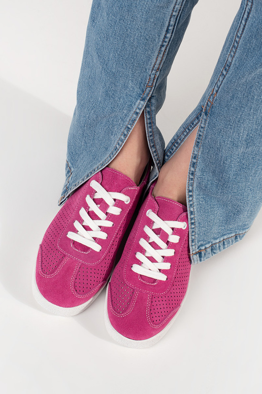 roze sneakers model met perforaties... roze sneakers model met perforaties...