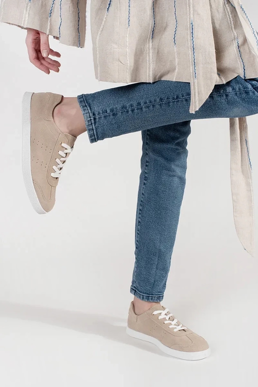 Zandkleurige sneakers model van leer