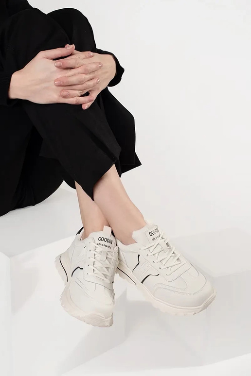 Leren sportschoenen op dikke zool Leren sportschoenen op dikke zool