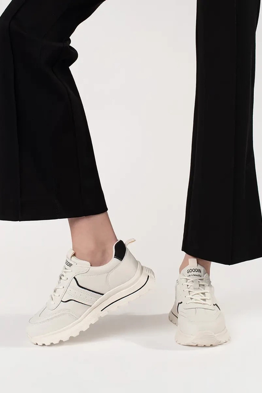 Leren sportschoenen op dikke zool Leren sportschoenen op dikke zool