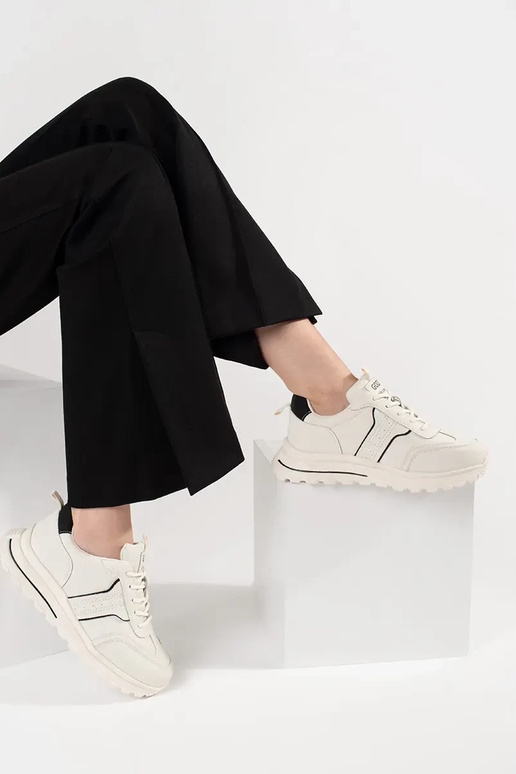 Baskets en cuir sportives sur semelle...