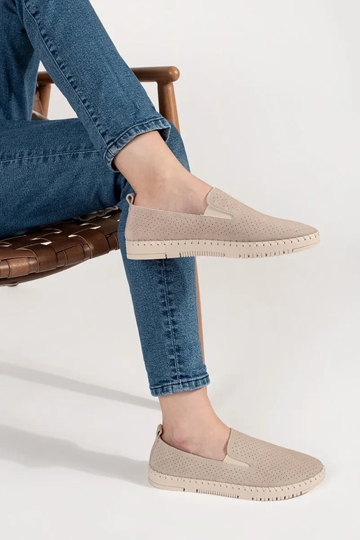 Mocassins en cuir beige léger Mocassins en cuir beige léger