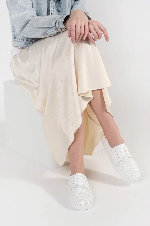 Baskets ajourées en cuir naturel...