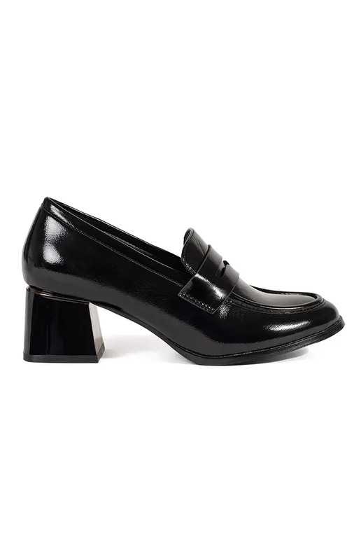 Bottines noires sur talons