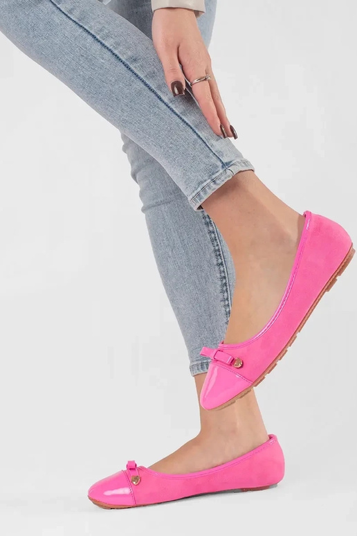 Rosa Ballerinas mit Lackleder und... Rosa Ballerinas mit Lackleder und...