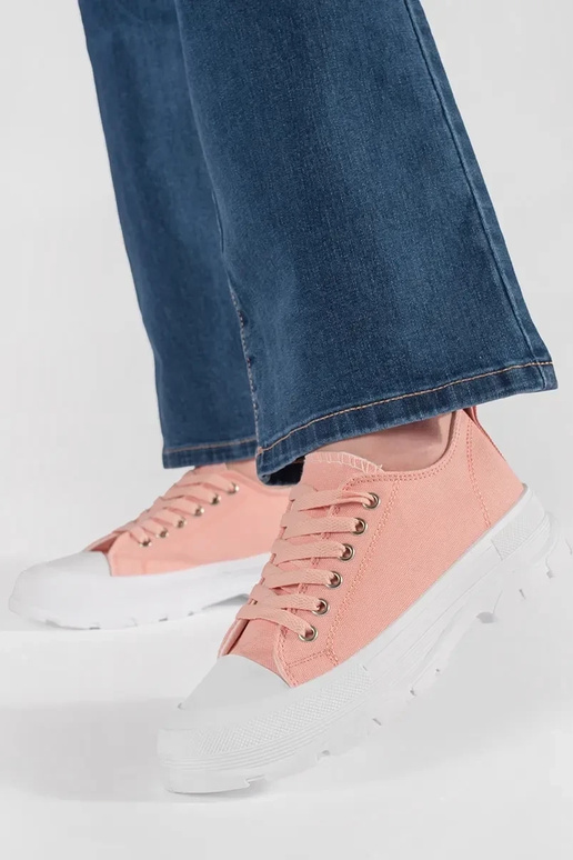 Klassieke schoenen met platform in... Klassieke schoenen met platform in...