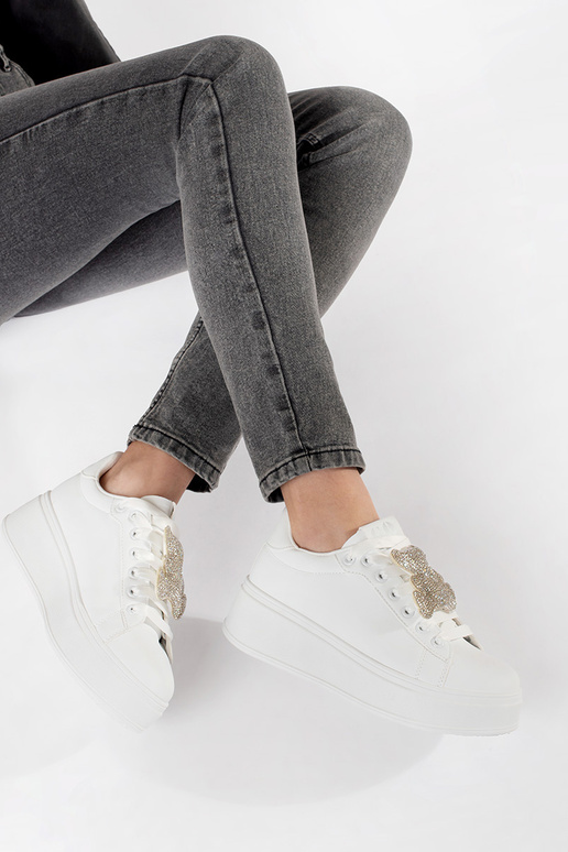 Baskets modèle sneakers couleur... Baskets modèle sneakers couleur...