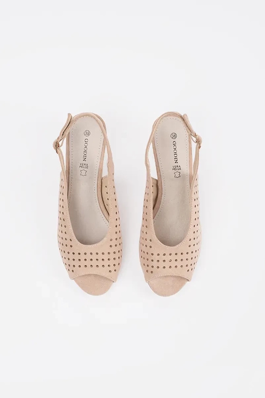 Zandkleurige sandalen met lage hak