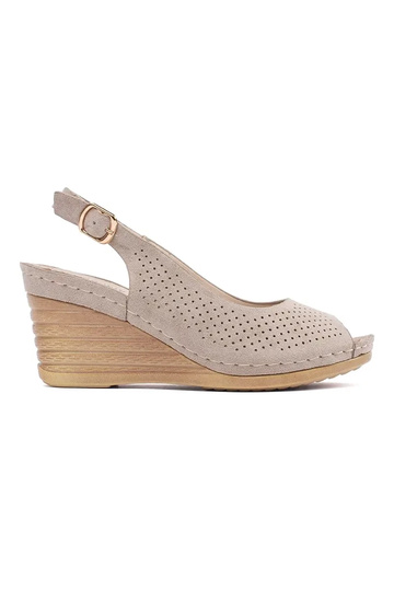 Perforaties sandalen...