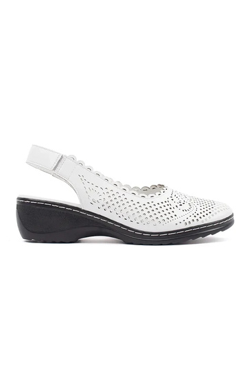 Zandkleurige dames sandalen...