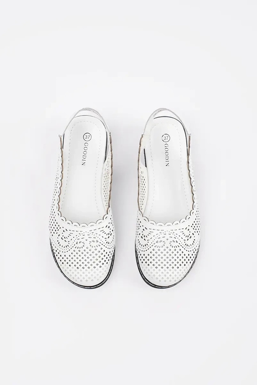 Zandkleurige dames sandalen op hoge... Zandkleurige dames sandalen op hoge...