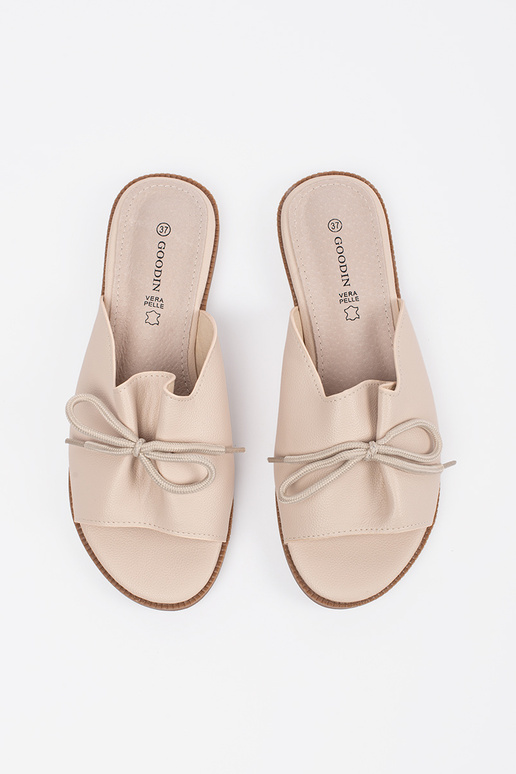 Chaussons beiges avec nœud Chaussons beiges avec nœud