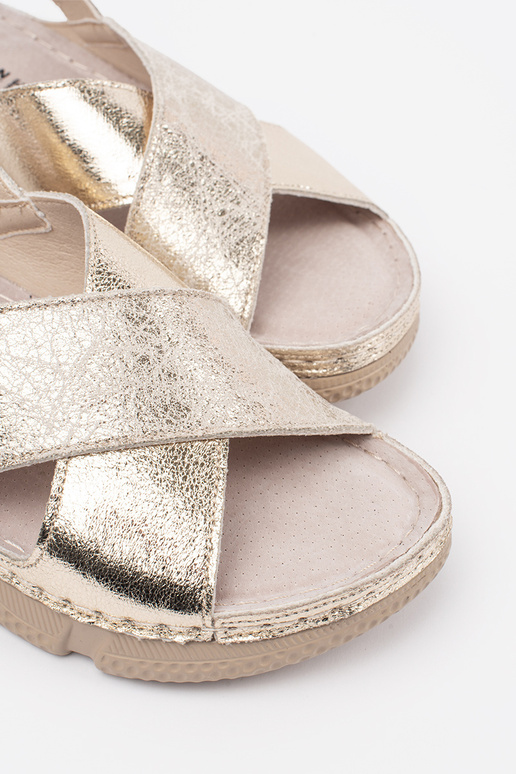 Sandales plates dorées pour femmes