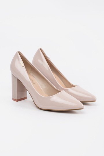 Sandfarbene lackierte Pumps... 2