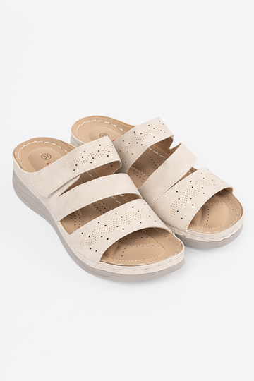 Slippers op een lage... 2