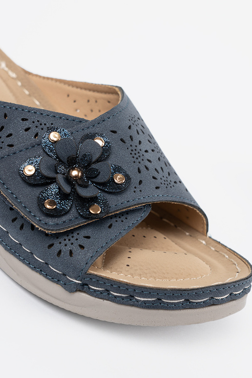 Dames slippers met decoratieve...