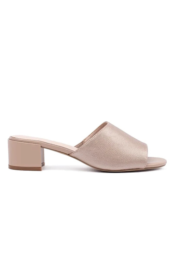 Chaussons couleur sable à...