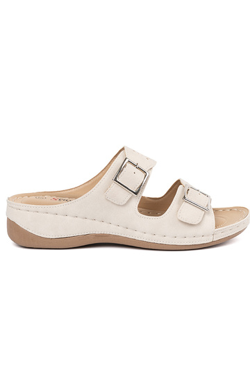 Sandaletten auf niedriger...