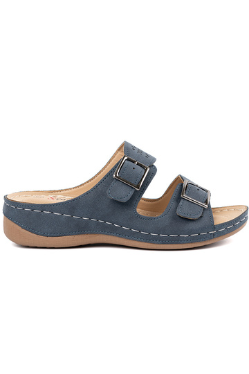 Sandalen op een lage...