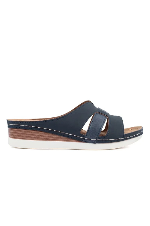 Chaussons confortables à petit talon... Chaussons confortables à petit talon...