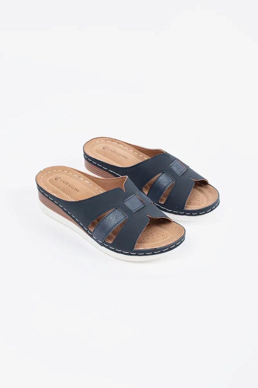 comfortabele slippers op lage sleehak... comfortabele slippers op lage sleehak...