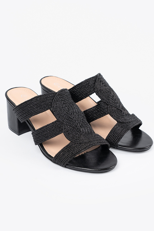 Zwarte kleur gevlochten sandalen op...