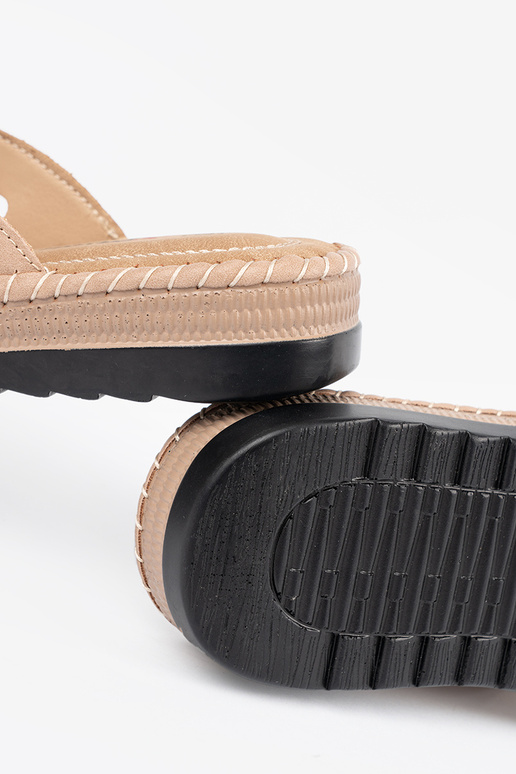 Dames slippers met decoratieve... Dames slippers met decoratieve...
