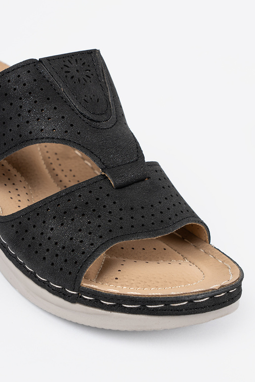 Bequeme Pantoletten mit Ausstattungen...