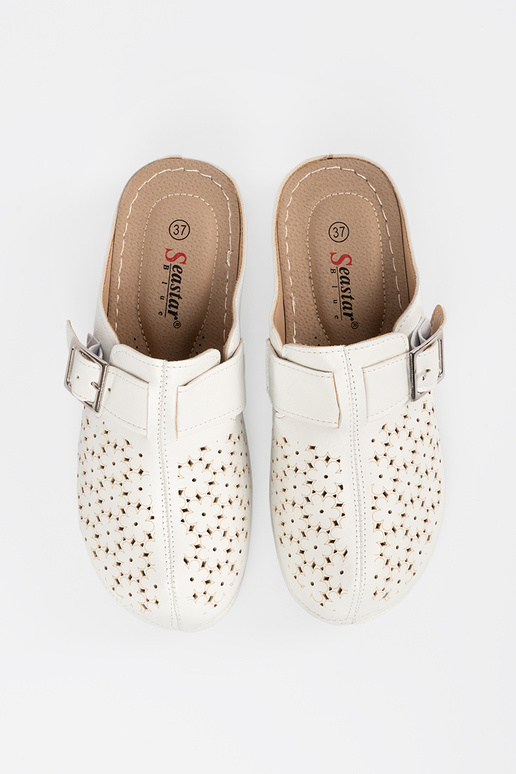 Slippers met gesloten tenen en... Slippers met gesloten tenen en...