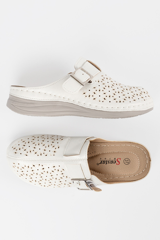Slippers met gesloten tenen en... Slippers met gesloten tenen en...
