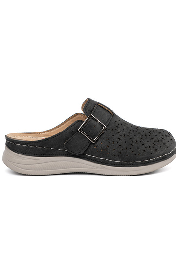 Slippers met gesloten tenen...
