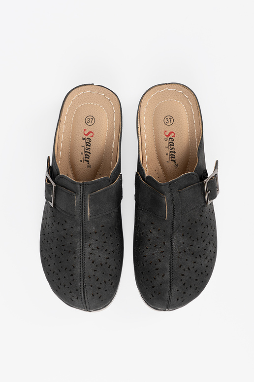 Slippers met gesloten tenen en... Slippers met gesloten tenen en...