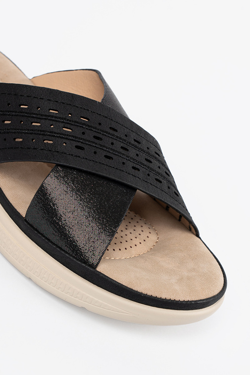 Pantoufles avec plateforme noires Pantoufles avec plateforme noires