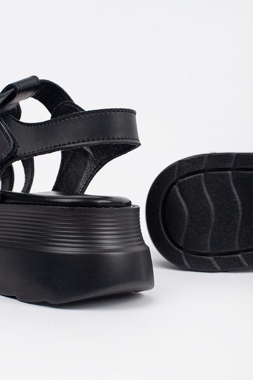 Sandales à plateforme en cuir couleur... Sandales à plateforme en cuir couleur...