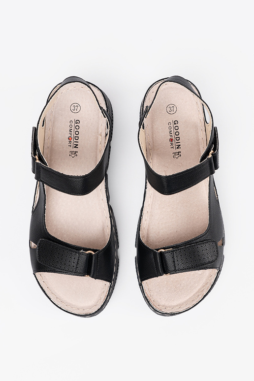 Klassische Sandalen für Frauen in... Klassische Sandalen für Frauen in...