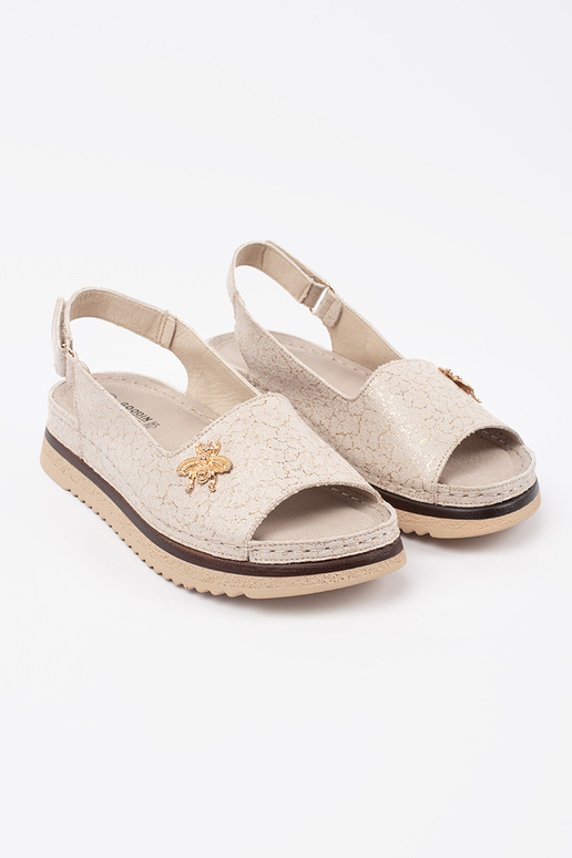 Beige Sandalen mit Plateau und Schnalle