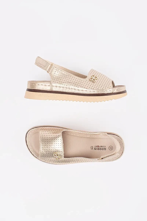 zachte sandalen met perforaties in goud zachte sandalen met perforaties in goud