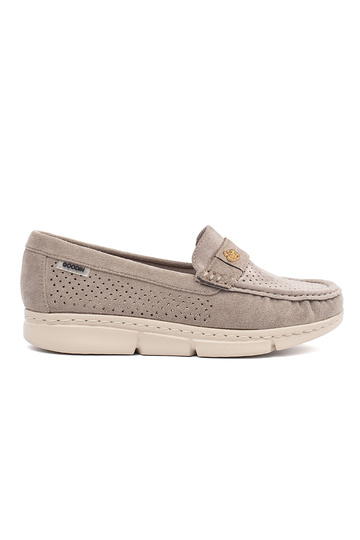 sandkleurige mocassins