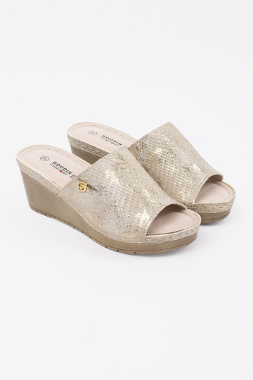 Dames slippers op een wig... 2