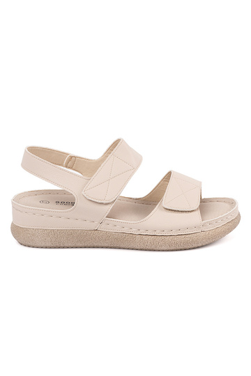 Ivoor kleurige sandalen...