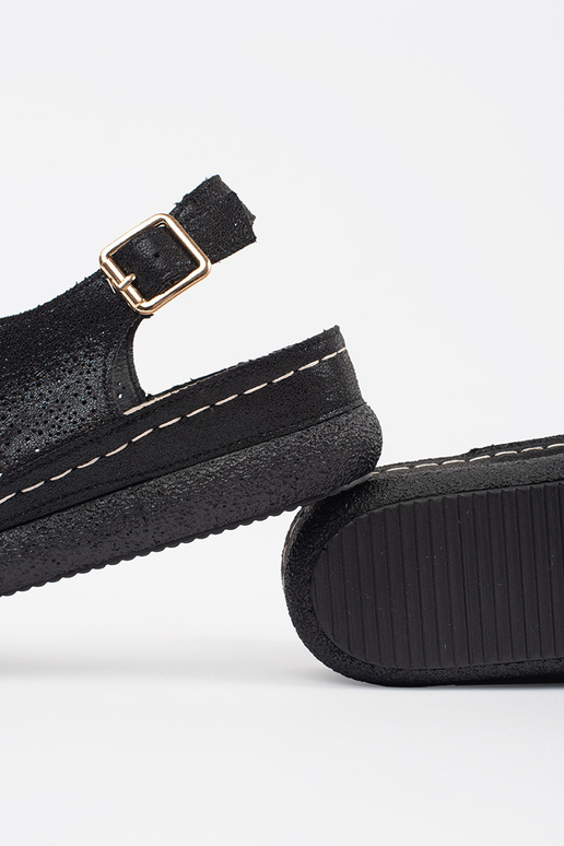 Schwarze Sandalen auf hellem Absatz Schwarze Sandalen auf hellem Absatz