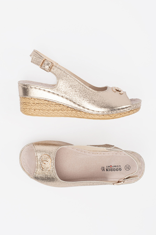 Gouden Sandalen op Wedge met Gesp Gouden Sandalen op Wedge met Gesp