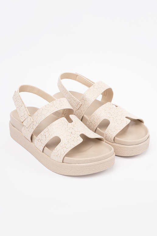 Klassische Sandalen mit Plattform in... Klassische Sandalen mit Plattform in...