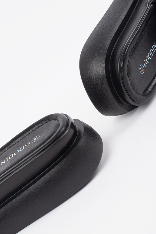 Chaussons noirs confortables avec...