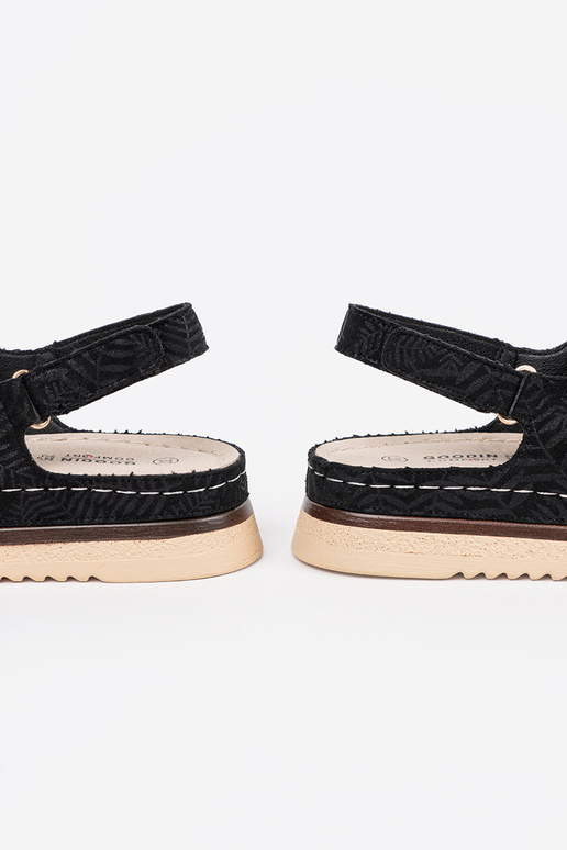 Schwarze Sandalen mit goldenen Elementen Schwarze Sandalen mit goldenen Elementen